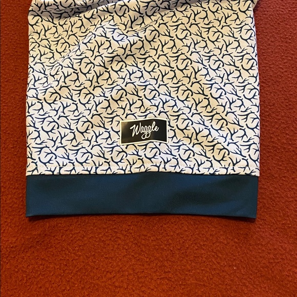 Waggle Performance Golf Shirt. Men's Large. - Picture 4 of 4